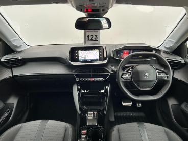 SPOTICAR Peugeot 208 E-208 50kwh Allure Premium + Auto 5dr (7.4kw Charger) Used Car - Hatchback Electric Yellow - Preston - 1200554398_4