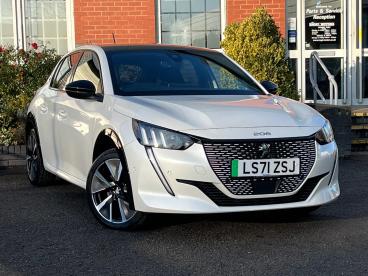 SPOTICAR Peugeot 208 E-208 50kwh Gt Auto 5dr Used Car - Hatchback Electric White - Wolverhampton - 1200562855_2