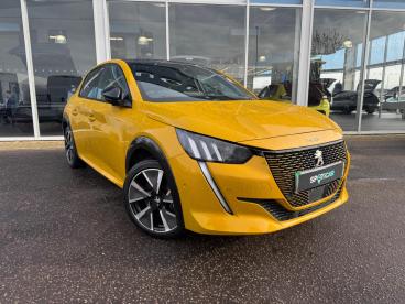 SPOTICAR Peugeot 208 E-208 50kwh Gt Premium Auto 5dr Used Car - Hatchback Electric Yellow - Boston - 1200571961_1