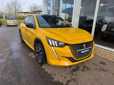 SPOTICAR Peugeot 208 E-208 50kwh Gt Premium Auto 5dr Used Car - Hatchback Electric Yellow - Boston - 1200571961_3
