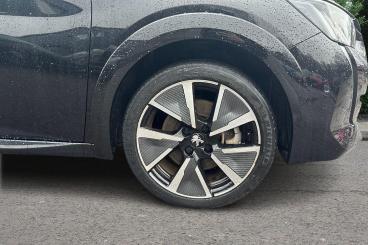 SPOTICAR Peugeot 208 E-208 50kwh Gt Auto 5dr (7kw Charger) Used Car - Hatchback Electric Black - Southampton - 1200575098_5