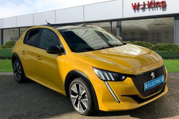 SPOTICAR Peugeot 208 E-208 50kwh Gt Auto 5dr Used Car - Hatchback Electric Yellow - Dartford - 1200575581_1