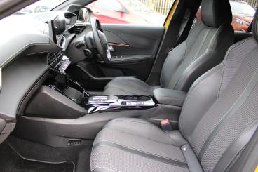 SPOTICAR Peugeot 208 E-208 50kwh Gt Auto 5dr (7kw Charger) Used Car - Hatchback Electric Yellow - Dorchester - 1200577825_2