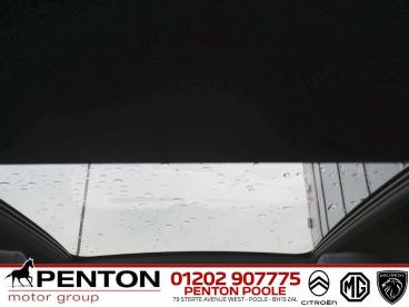 SPOTICAR Peugeot 208 E-208 50kwh Gt Premium Auto 5dr (7kw Charger) Used Car - Hatchback Electric Yellow - Poole - 1200583449_2