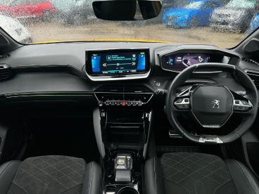 SPOTICAR Peugeot 208 E-208 50kwh Gt Premium Auto 5dr (7kw Charger) Used Car - Hatchback Electric Yellow - Tonbridge - 1200584766_3