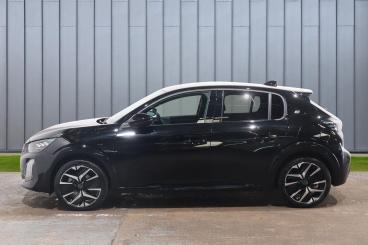 SPOTICAR Peugeot 208 E-208 51kwh Gt Auto 5dr (7.4kw Charger) Used Car - Hatchback Electric Black - Weston-super-mare - 1200600834_5