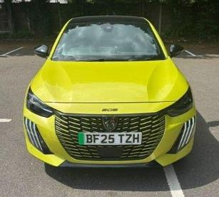 SPOTICAR Peugeot 208 E-208 51kwh Gt Auto 5dr (7.4kw Charger) Used Car - Hatchback Electric Yellow - Hinckley - 1200610822_2