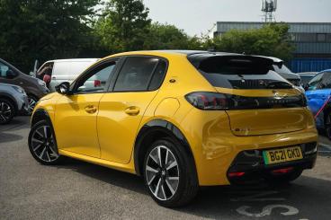 SPOTICAR Peugeot 208 E-208 50kwh Gt Auto 5dr Used Car - Hatchback Electric Yellow - Leamington - 1200619791_2