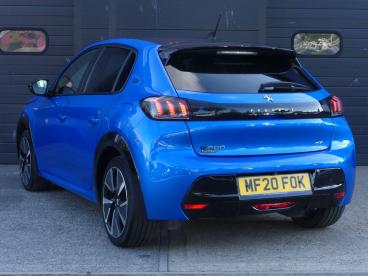 SPOTICAR Peugeot 208 E-208 50kwh Gt Auto 5dr Used Car - Hatchback Electric Blue - Devizes - 1200626566_3