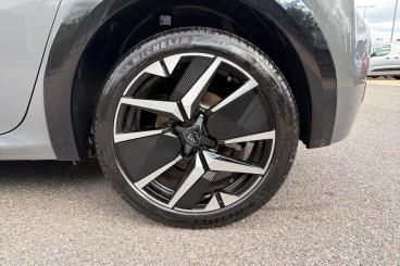 SPOTICAR Peugeot 208 E-208 51kwh Gt Auto 5dr (11kw Charger) Used Car - Hatchback Electric Grey - Basildon - 1200631151_5