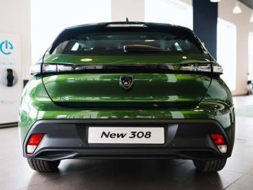 SPOTICAR Peugeot E-3008 73kwh Gt Auto 5dr Used Car - Suv Electric Blue - Bromsgrove - 1200514402_2