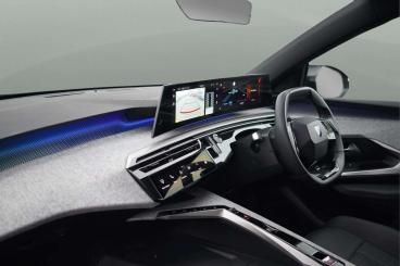 SPOTICAR Peugeot E-3008 73kwh Gt Auto 5dr Used Car - Suv Electric Black - Worcester - 1200555587_5