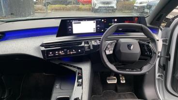 SPOTICAR Peugeot E-3008 73kwh Gt Auto 5dr Used Car - Suv Electric White - Sheffield - 1200577895_4