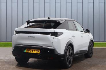 SPOTICAR Peugeot E-3008 73kwh Gt Auto 5dr Used Car - Suv Electric White - Weston-super-mare - 1200581741_5