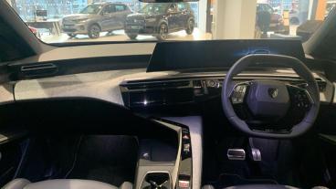 SPOTICAR Peugeot E-3008 73kwh Gt Auto 5dr Used Car - Suv Electric Grey - West London - 1200585500_4