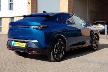 SPOTICAR Peugeot E-3008 73kwh Gt Auto 5dr Used Car - Suv Electric Blue - Fareham - 1200588087_3