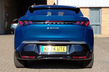 SPOTICAR Peugeot E-3008 73kwh Gt Auto 5dr Used Car - Suv Electric Blue - Fareham - 1200588087_4