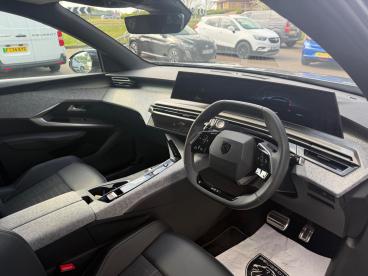 SPOTICAR Peugeot E-3008 73kwh Gt Auto 5dr Used Car - Suv Electric Grey - Boston - 1200590837_3