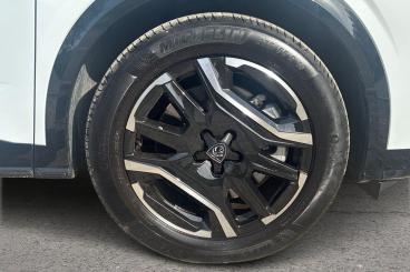 SPOTICAR Peugeot E-3008 73kwh Gt Auto 5dr Used Car - Suv Electric White - Portsmouth - 1200592127_5