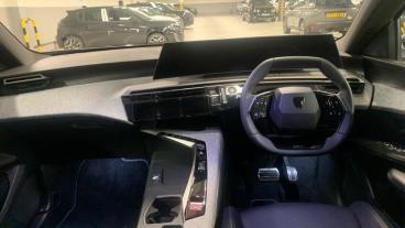 SPOTICAR Peugeot E-3008 73kwh Gt Auto 5dr Used Car - Suv Electric Grey - West London - 1200593999_4