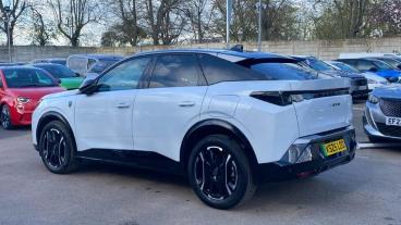 SPOTICAR Peugeot E-3008 73kwh Gt Auto 5dr Used Car - Suv Electric White - Romford - 1200594530_5