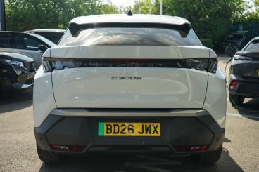 SPOTICAR Peugeot E-3008 73kwh Allure Auto 5dr Used Car - Suv Electric White - Leamington - 1200600467_4