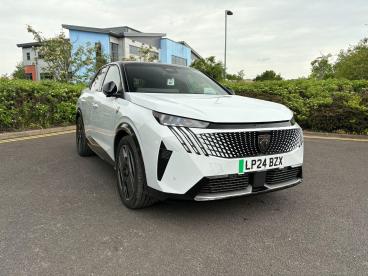 SPOTICAR Peugeot E-3008 73kwh Gt Auto 5dr Used Car - Suv Electric White - Crewe - 1200600926_5