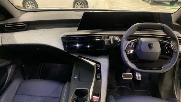 SPOTICAR Peugeot E-3008 73kwh Gt Auto 5dr Used Car - Suv Electric White - West London - 1200601974_4