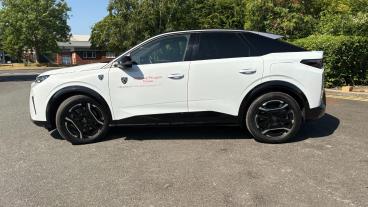 SPOTICAR Peugeot E-3008 73kwh Gt Auto 5dr (11kw Charger) Used Car - Suv Electric White - Crewe - 1200618026_5