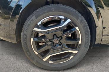 SPOTICAR Peugeot E-3008 73kwh Gt Auto 5dr Used Car - Suv Electric Black - Portsmouth - 1200621585_5