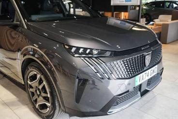 SPOTICAR Peugeot E-3008 73kwh Gt Auto 5dr Used Car - Suv Electric Grey - Stourbridge - 1200623511_5