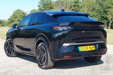 SPOTICAR Peugeot E-3008 73kwh Gt Auto 5dr (11kw Charger) Used Car - Suv Electric Black - Eastbourne - 1200626877_5