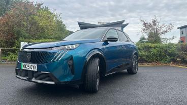 SPOTICAR Peugeot E-3008 73kwh Gt Auto 5dr (11kw Charger) Used Car - Suv Electric Blue - Crewe - 1200629881_3