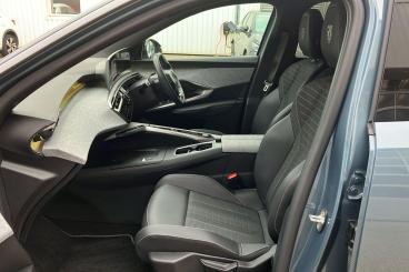 SPOTICAR Peugeot E-3008 73kwh Gt Auto 5dr (11kw Charger) Used Car - Suv Electric Blue - Dartford - 1200633277_3