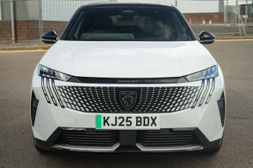 SPOTICAR Peugeot E-3008 Dual Motor 73kwh Launch Edition Auto 4wd 5dr (11kw Used Car - Suv Electric White - Bromsgrove - 1200635335_5