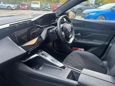 SPOTICAR Peugeot 308 E-308 54kwh Gt Auto 5dr Used Car - Saloon Electric Grey - Newbury - 1200554549_2