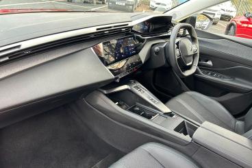 SPOTICAR Peugeot 308 E-308 54kwh Allure Auto 5dr Used Car - Estate Electric Red - Taunton - 1200563527_2