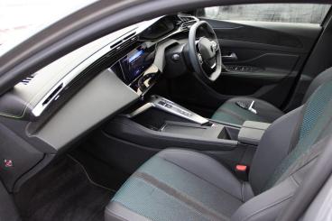 SPOTICAR Peugeot 308 E-308 54kwh First Edition Auto 5dr Used Car - Saloon Electric Grey - Dorchester - 1200572218_2