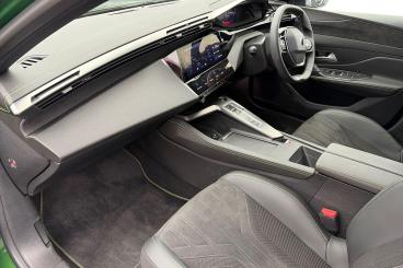 SPOTICAR Peugeot 308 E-308 54kwh Gt Auto 5dr Used Car - Saloon Electric Green - Newbury - 1200584474_2