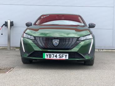 SPOTICAR Peugeot 308 E-308 54kwh Allure Auto 5dr Used Car - Saloon Electric Green - Keighley - 1200606209_3