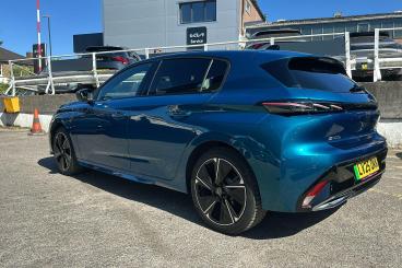 SPOTICAR Peugeot 308 E-308 54kwh Gt Auto 5dr Used Car - Saloon Electric Blue - Sidcup - 1200618299_2