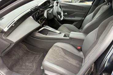 SPOTICAR Peugeot 308 E-308 54kwh Gt Auto 5dr Used Car - Saloon Electric Black - Dorchester - 1200639556_2