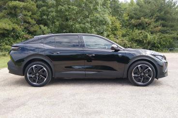 SPOTICAR Peugeot E-408 58kwh Gt Fastback Auto 5dr Used Car - Saloon Electric Black - Eastbourne - 1200609175_2