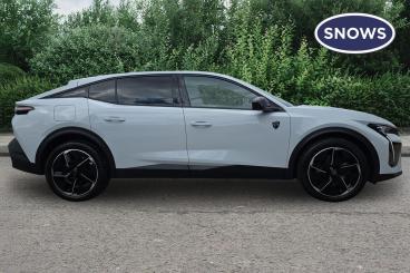SPOTICAR Peugeot E-408 58kwh Gt Fastback Auto 5dr Used Car - Saloon Electric White - Basingstoke - 1200633345_5