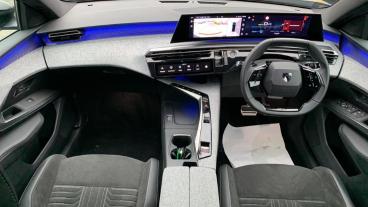 SPOTICAR Peugeot 5008 E-5008 73kwh Gt Auto 5dr Used Car - Mpv Electric  - Walton On Thames - 1200542559_4