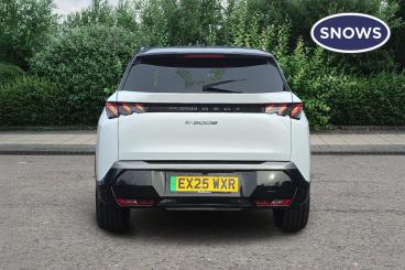 SPOTICAR Peugeot 5008 E-5008 73kwh Gt Auto 5dr Used Car - Mpv Electric White - Romsey - 1200578482_4