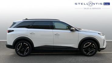 SPOTICAR Peugeot 5008 E-5008 73kwh Allure Auto 5dr Used Car - Mpv Electric White - Maidstone - 1200595318_2