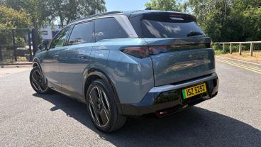 SPOTICAR Peugeot 5008 E-5008 73kwh Gt Auto 5dr (11kw Charger) Used Car - Mpv Electric Blue - Crewe - 1200620573_4
