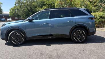 SPOTICAR Peugeot 5008 E-5008 73kwh Gt Auto 5dr (11kw Charger) Used Car - Mpv Electric Blue - Crewe - 1200620573_5