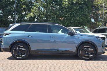 SPOTICAR Peugeot 5008 E-5008 73kwh Gt Auto 5dr (11kw Charger) Used Car - Mpv Electric Blue - Worthing - 1200622199_2
